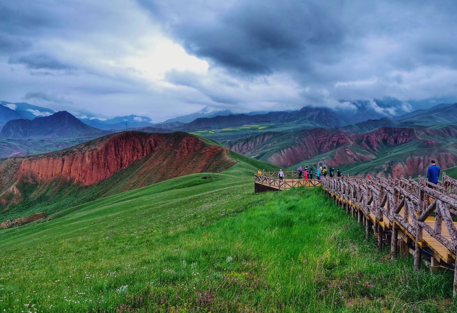 QiLian Zhuoer Mountain