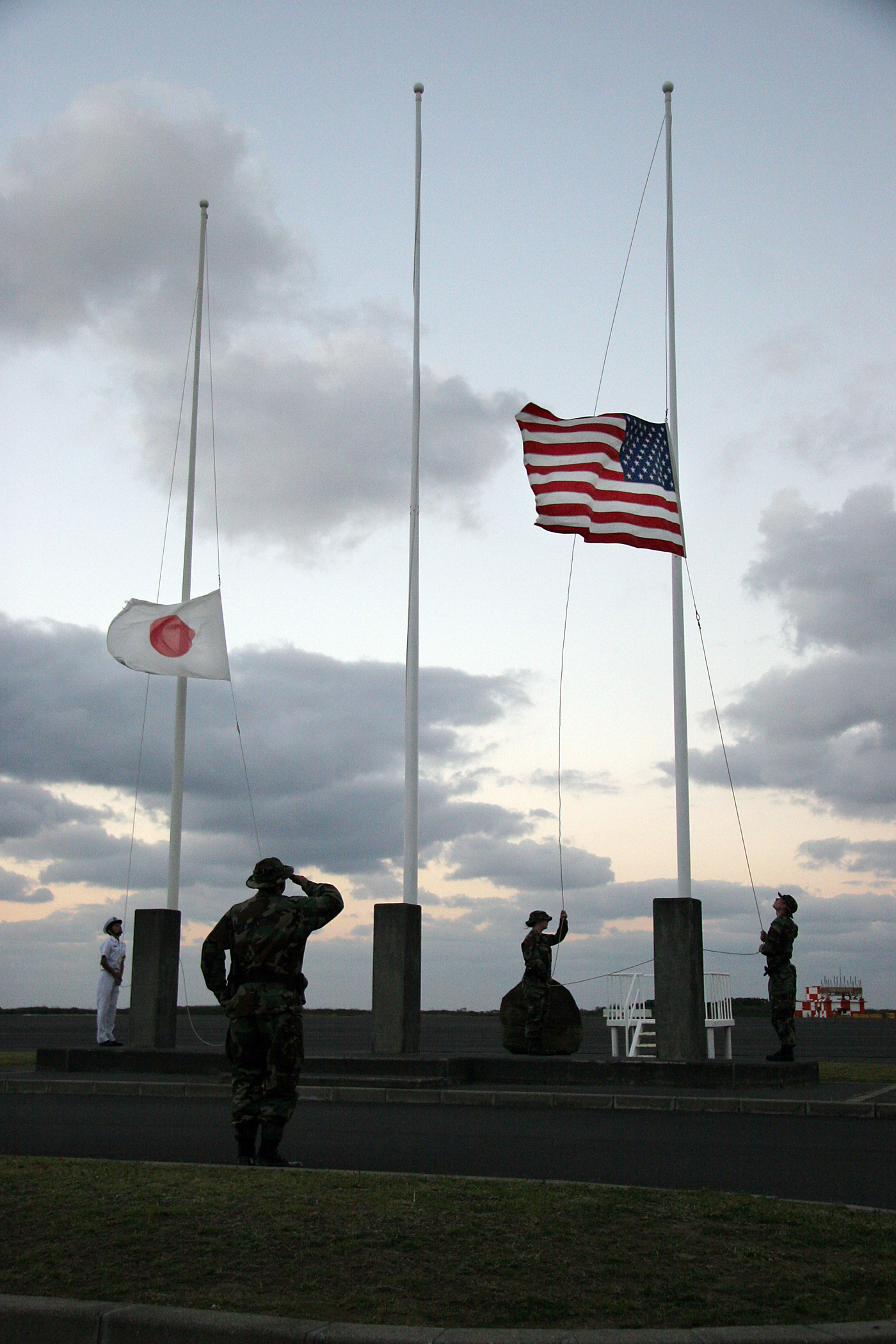 重返太平洋战争期间美日两军激战过的硫磺岛