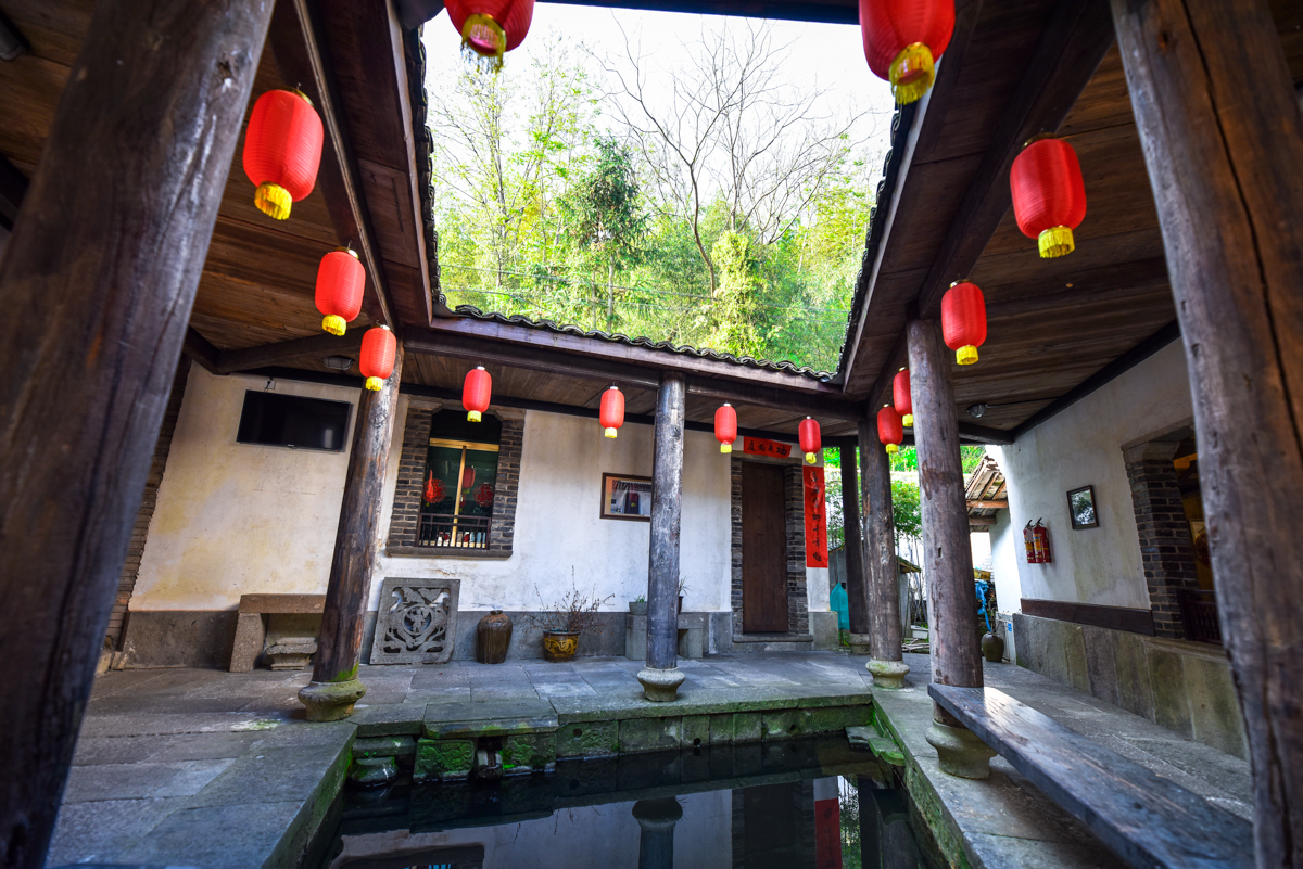 地点:诸暨市东白湖镇斯宅村