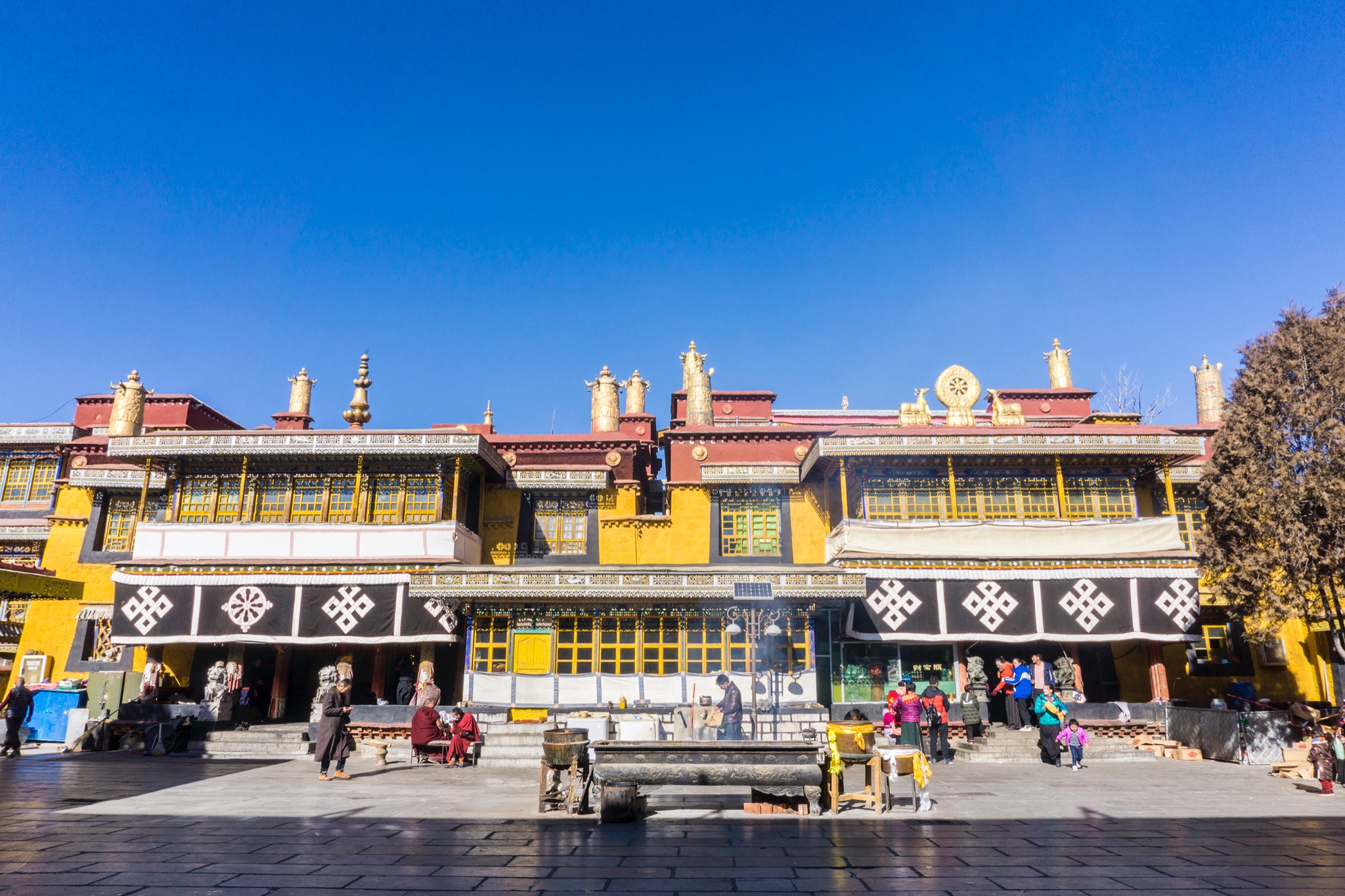 位于闹市的扎基寺,全 西藏 唯一的财神庙