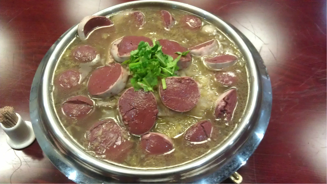 东北传统菜---炖豆腐,炖血肠