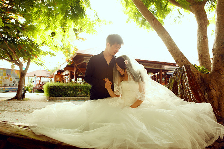 泰国的婚纱_泰国传统婚纱服饰图片