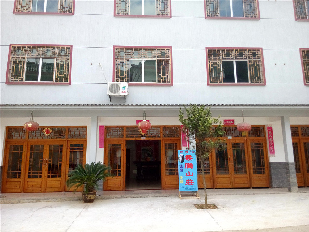 典型的农家乐,房间很干净,也很安静.