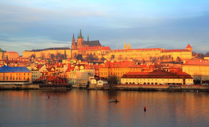 蓝色多瑙河是哪个时期的作品 wKgBs1f95FSAB02TAAKGUQNsPxc53.jpeg?imageView2%2F2%2Fw%2F680%2Fq%2F90