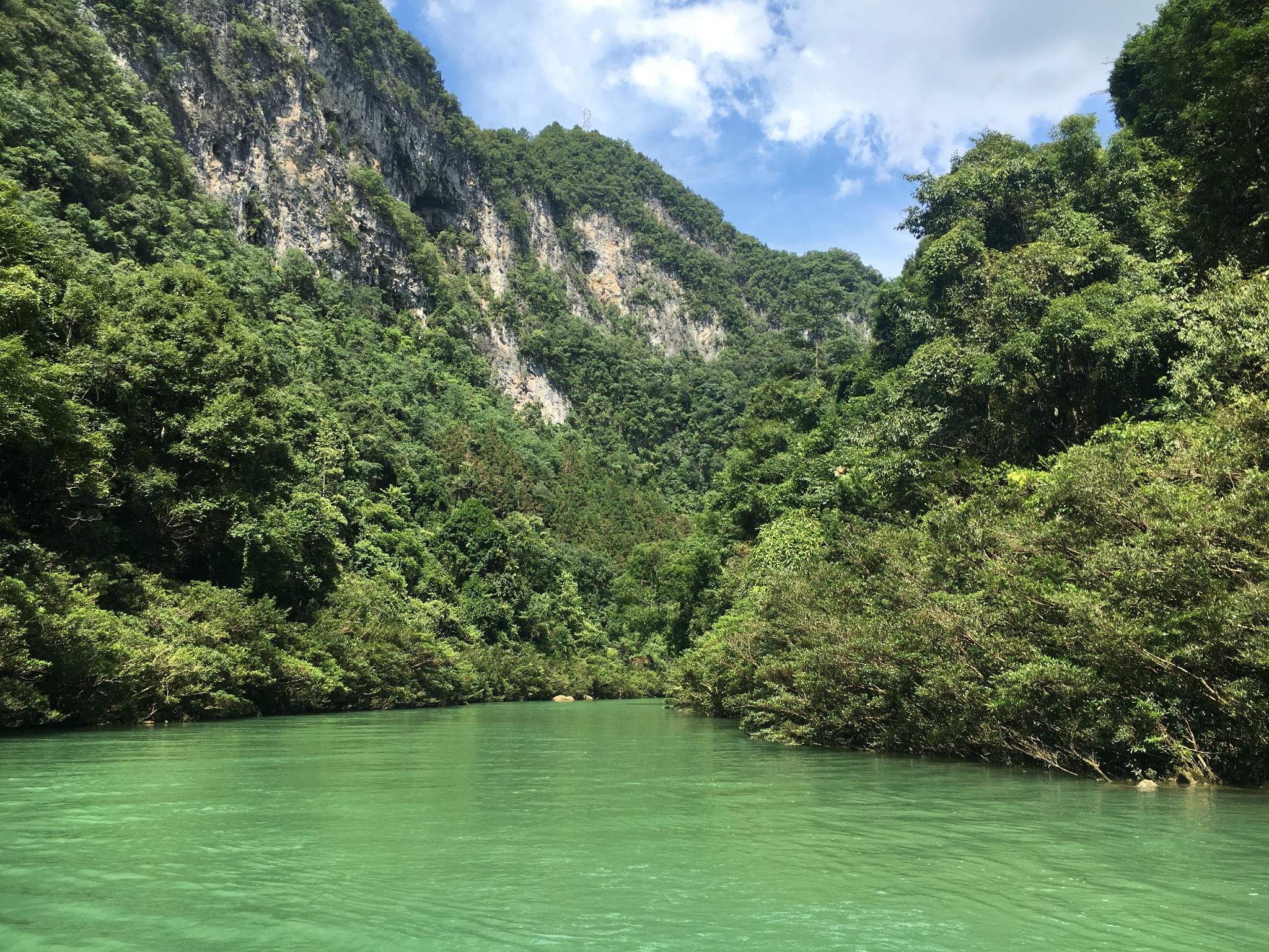 荔波县有多少人口_荔波至王蒙公路沿线的移民新村 梦柳布依族小镇(3)