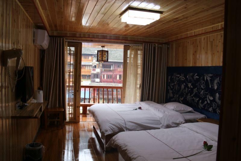 西江苗寨第一家客栈