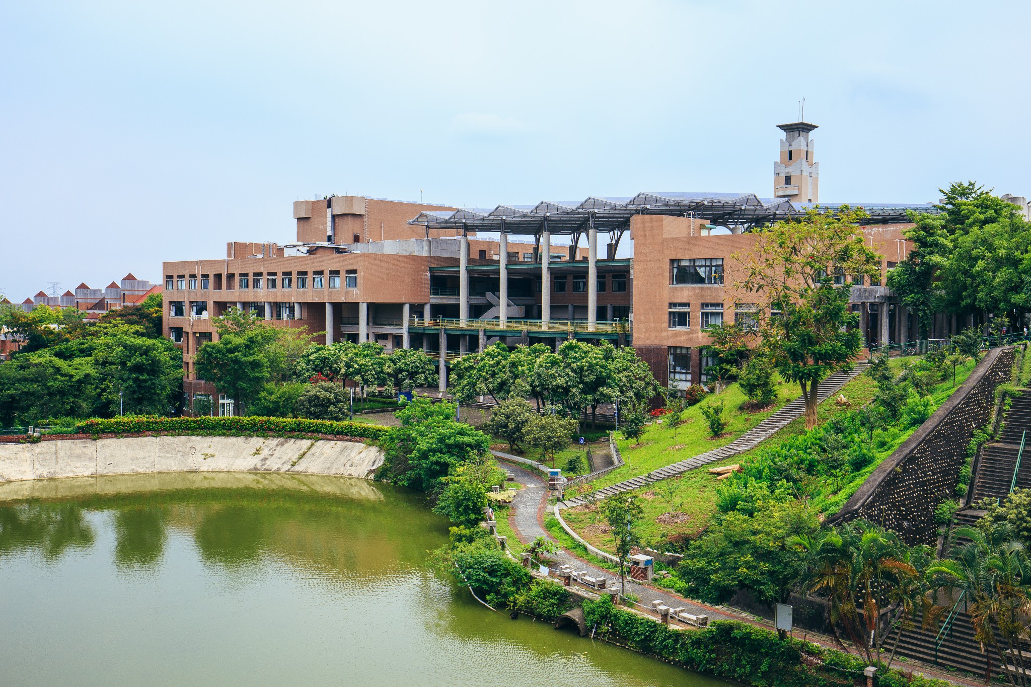 国立中正大学(national chung cheng university)