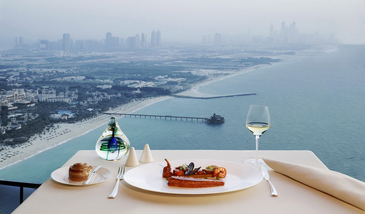 帆船酒店空中餐厅图片